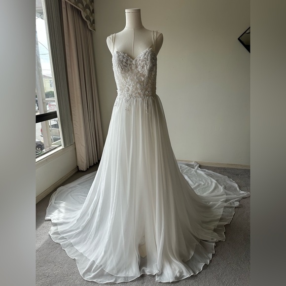 Calla Blanche Dresses & Skirts - NWT Wedding Dress L'Amour by Calla Blanche Gillian